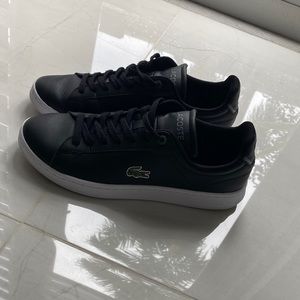 Lacoste Men's Carnaby Evo Sneakers size 8